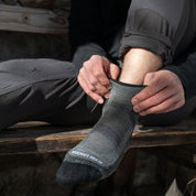 Alpin Loacker Merino Wandersocken leicht atmungsaktiv für Herren und Damen beim Wandern