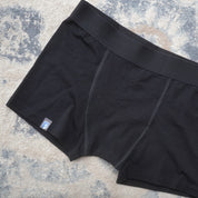 Damen Merino Shorts 150 g/m² in Schwarz, Rückansicht des atmungsaktiven Outdoor-Shorts