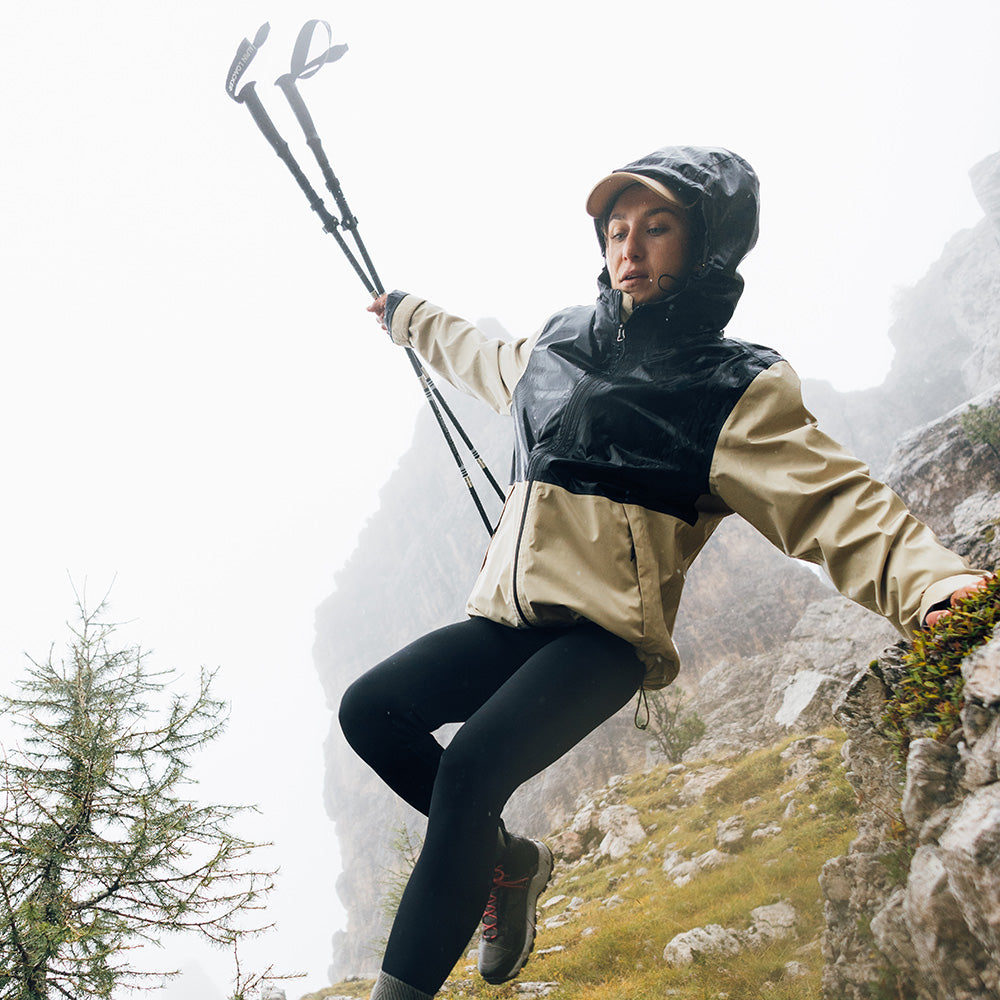 Faltbare Aluminium Wanderstöcke Alpin Loacker mit Korkgriffen, leicht und kompakt
