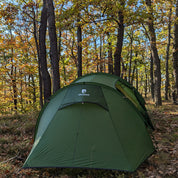 Tunnelzelt für 2 Personen 1.99kg im herbstlichen Wald, ideal für Wanderungen, mit robustem, wasserdichtem Silikon-Ripstop-Nylon und Platz für zwei Personen.